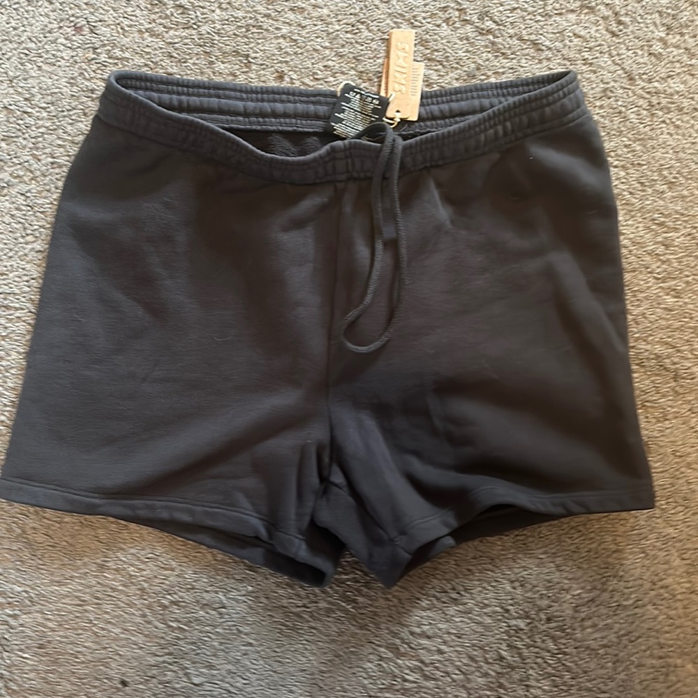 SKIMS Outdoor Fleece Shorts Size Large scoot